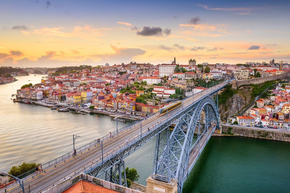 Data:De-Dissabte-19-a-Dimecres-23-de-Agost-Preu:-495€-(BUS,GUIA,HOTEL,MP-I-ASSEGURANÇA)